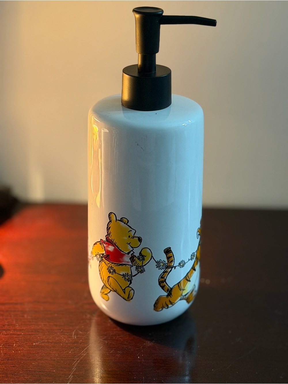 Disney Winnie the Pooh Tigger Eeyore Piglet Ceramic Soap Dispenser Floral